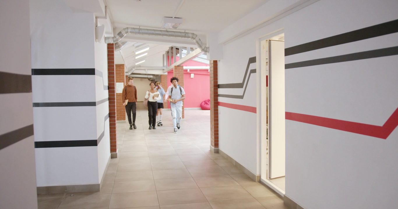 Ocupação de Espaços do Campus — Corredor / biblioteca